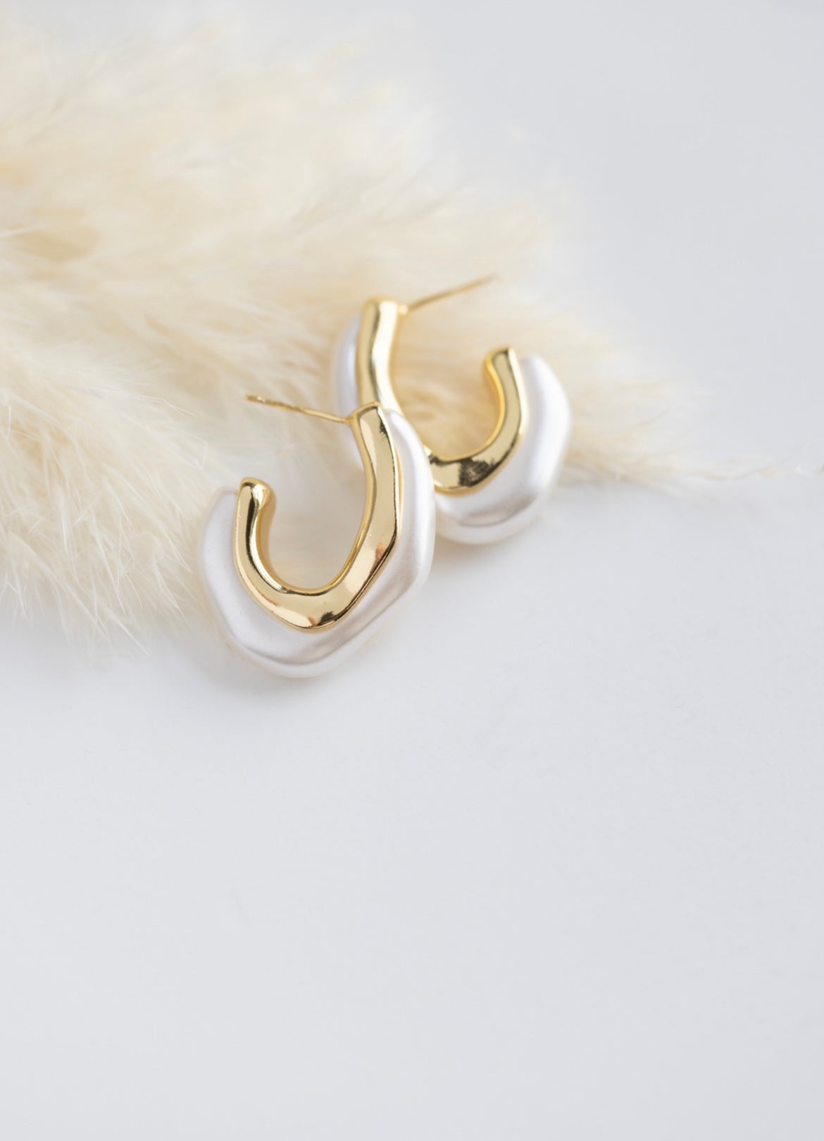 24K Gold Digger J-Shape Shell Earrings