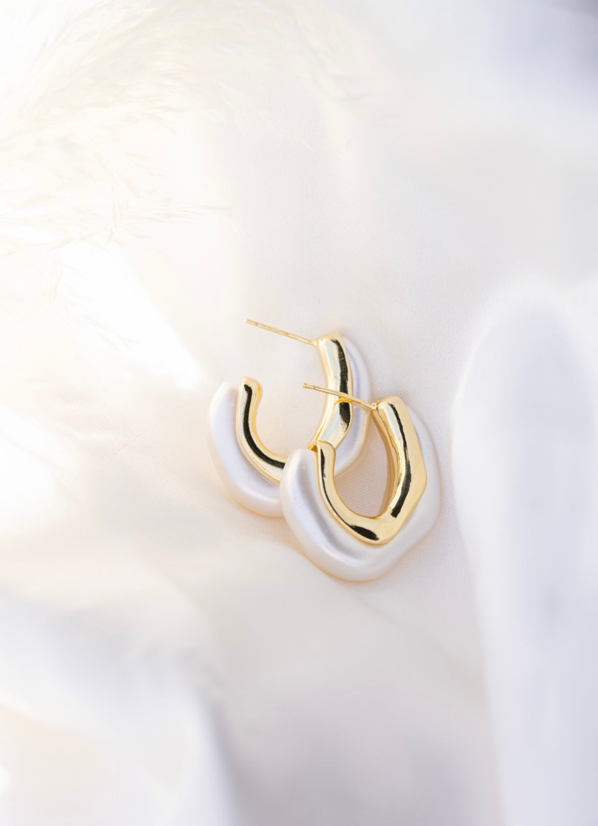 24K Gold Digger J-Shape Shell Earrings